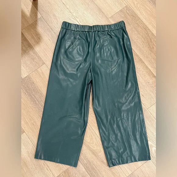 Chicos Fly Front Faux Leather Wide Leg Cropped Pant - Picture 7 of 8